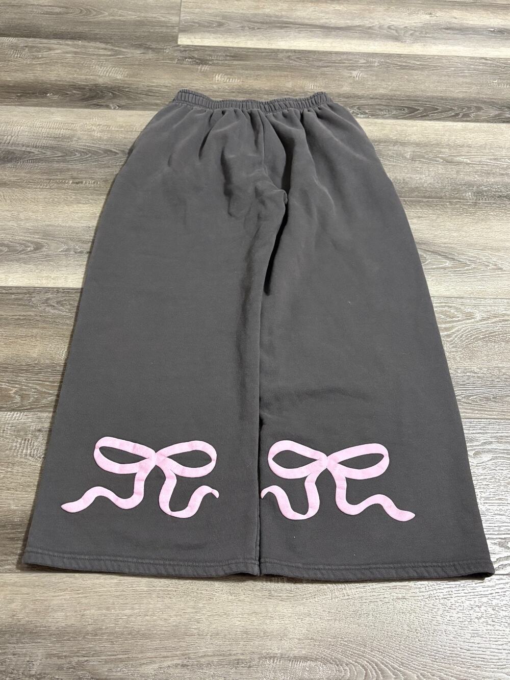 Full Tilt Dark Grey Pink Bow Tie Ultra Baggy Sweatpants Skater - Women’s Medium